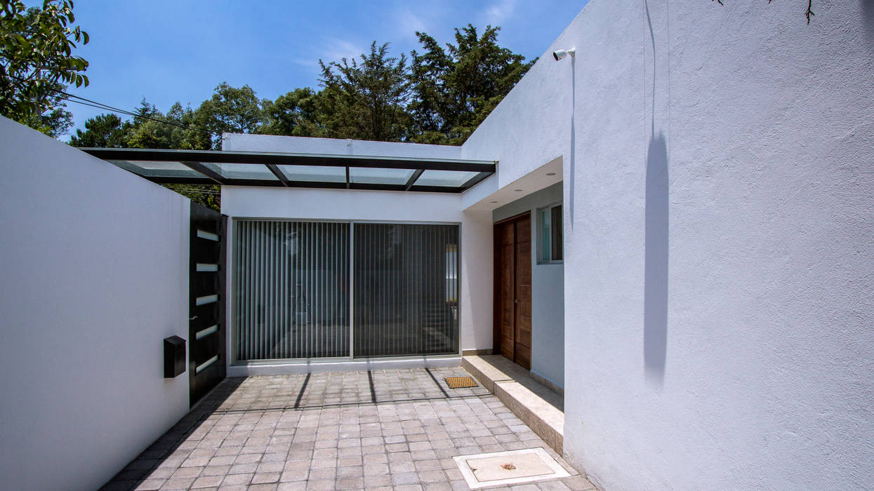 Casa Lago de Guadalupe, TR arquitectos TR arquitectos ミニマルな 家