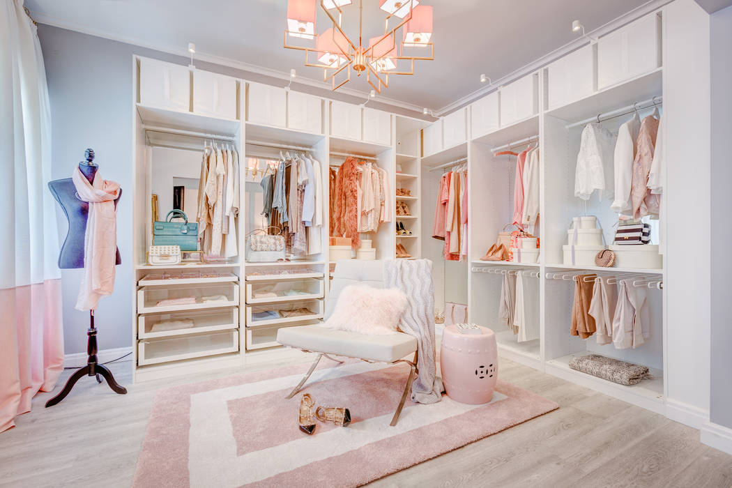 LojaQuerido by Ana Antunes Vestidores de estilo clásico Rosa