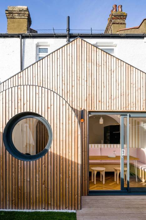 The amazing renovation and extension of a Terraced House, FAB Architects FAB Architects Casas de estilo ecléctico