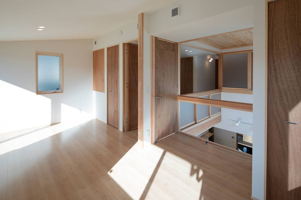 M･Y-home, 一級建築士事務所 想建築工房 一級建築士事務所 想建築工房 Teen bedroom Wood Wood effect
