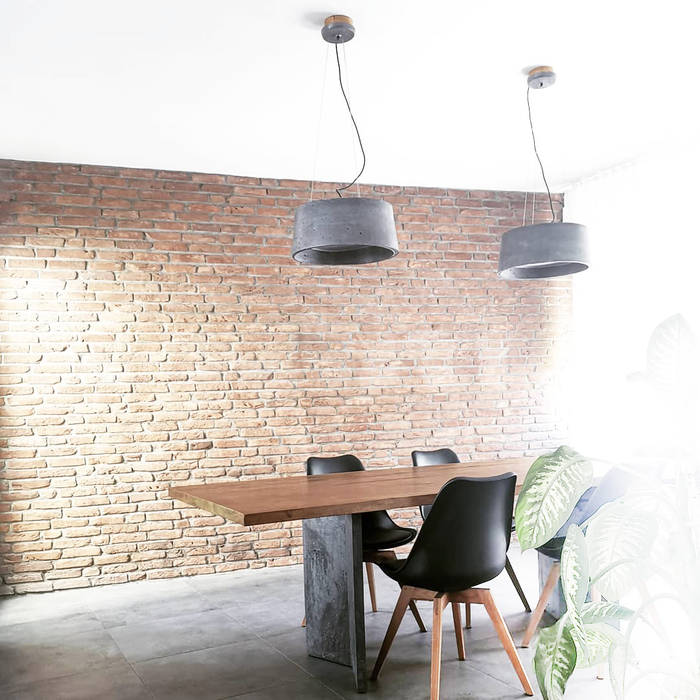 Lebe mit Betonung, fattoAmano fattoAmano Modern dining room Concrete