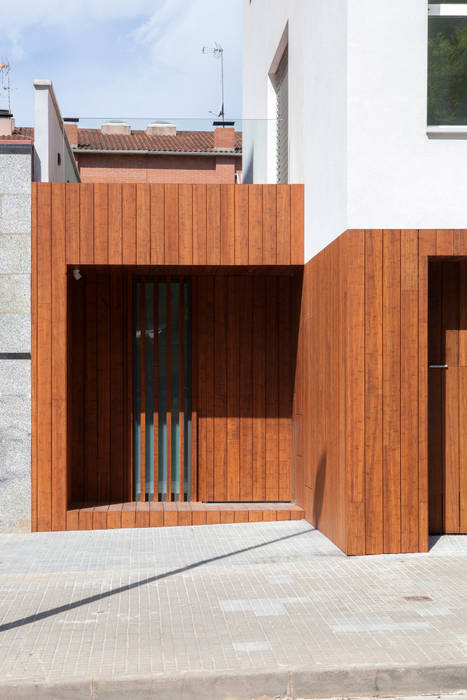 CASA JUAN I ESTHER, CABRÉ I DÍAZ ARQUITECTES CABRÉ I DÍAZ ARQUITECTES Detached home