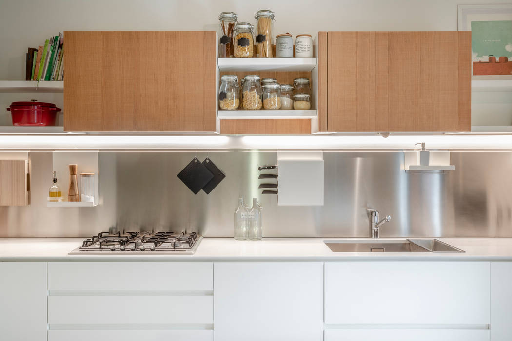 Dettaglio Della Cucina Con Paraschizzi In Acciaio Homify