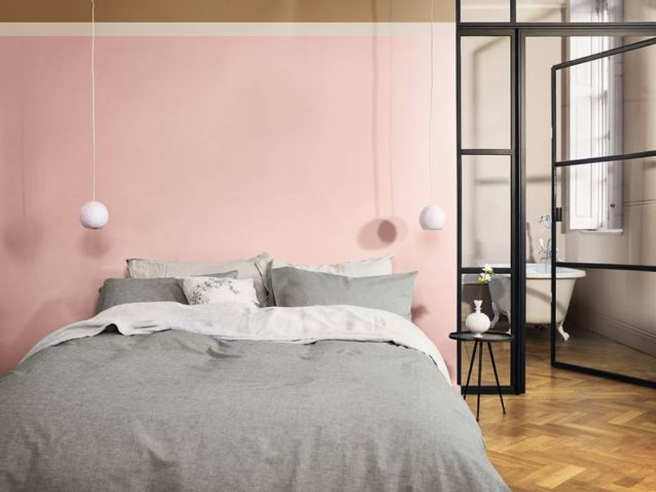 The calming bedroom Create a soothing atmosphere in your bedroom with the Dulux Colour of the Year 2019 Dulux UK Phòng ngủ phong cách hiện đại dulux, spiced honey, colour of the year, 2019, bedroom paint, bedroom colour, pale pink, rose