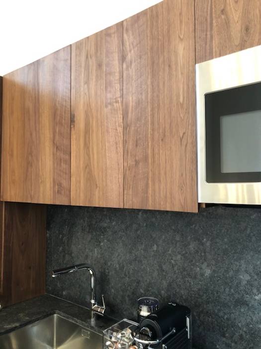 Cocina MOKALI Carpintería Residencial Cocinas modernas Madera Acabado en madera Almacenamiento y despensa