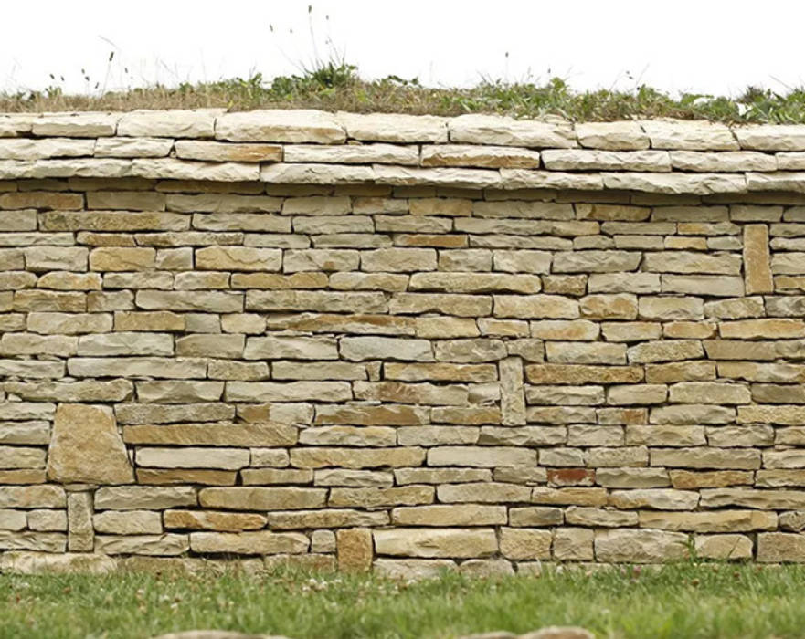 Mur et muret en pierre naturelle de Bourgogne, LE COMPTOIR DES PIERRES LE COMPTOIR DES PIERRES Paredes y pisos de estilo clásico Piedra