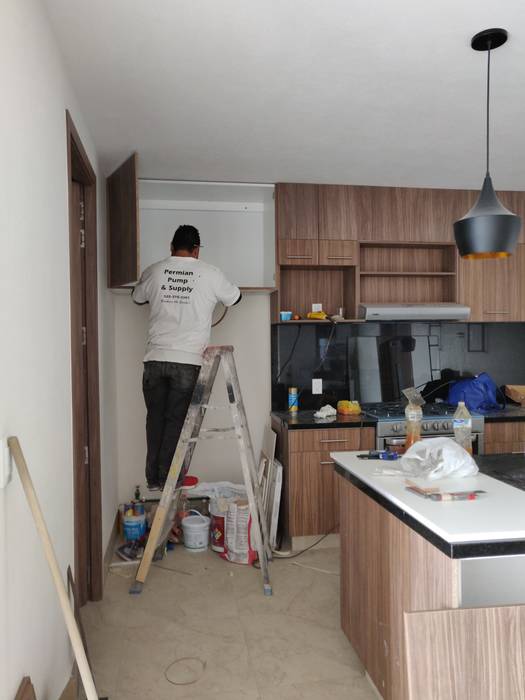 MUEBLE EN COCINA AMID Módulos de cocina Madera Acabado en madera