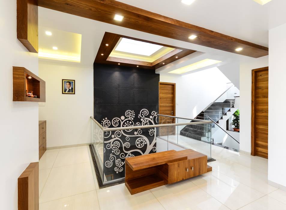 Bungalow For Mr Kiran Swami At Kolhapur Minimalist Corridor Hallway Stairs By A B Design Studio Minimalist Homify
