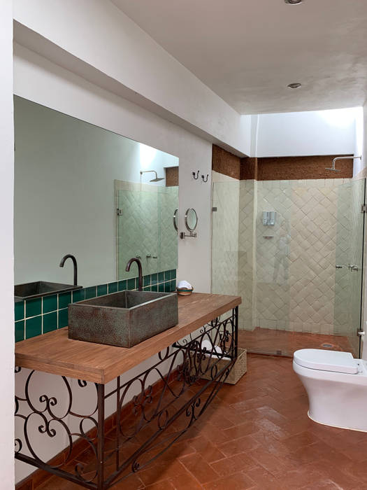 baño colonial MAKA Arquitectura Viva Baños de estilo colonial