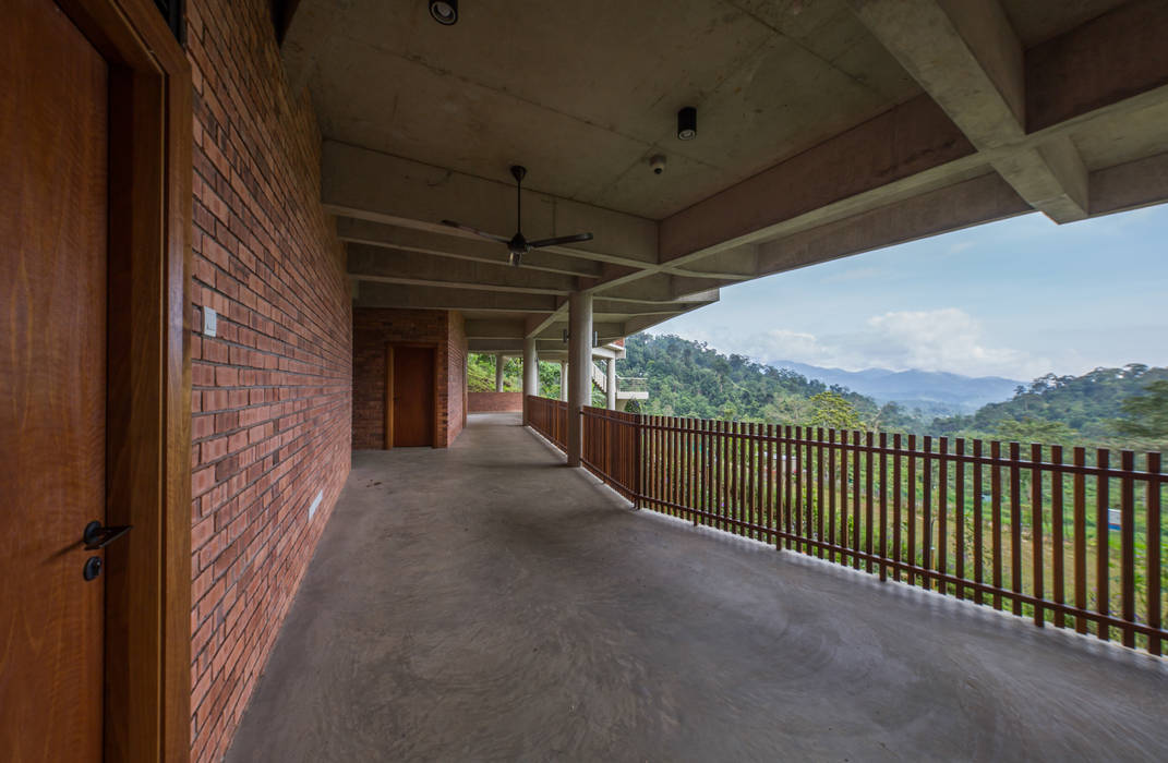 Lower-ground balcony MJ Kanny Architect Terrace