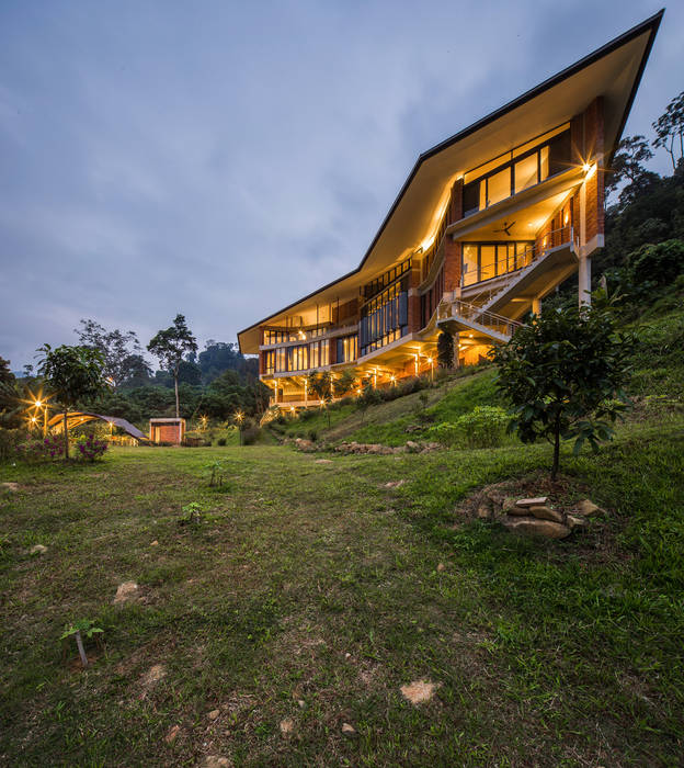 Jandabaik Bungalow - Sustainable House Design, MJ Kanny Architect MJ Kanny Architect Casas de estilo tropical