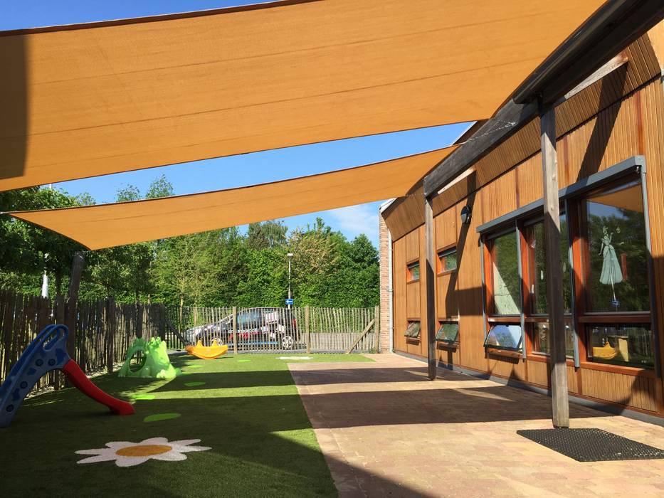 Schaduwdoeken bij kinderdagverblijf, ZONZ sunsails ZONZ sunsails Commercial spaces Plastic Schools