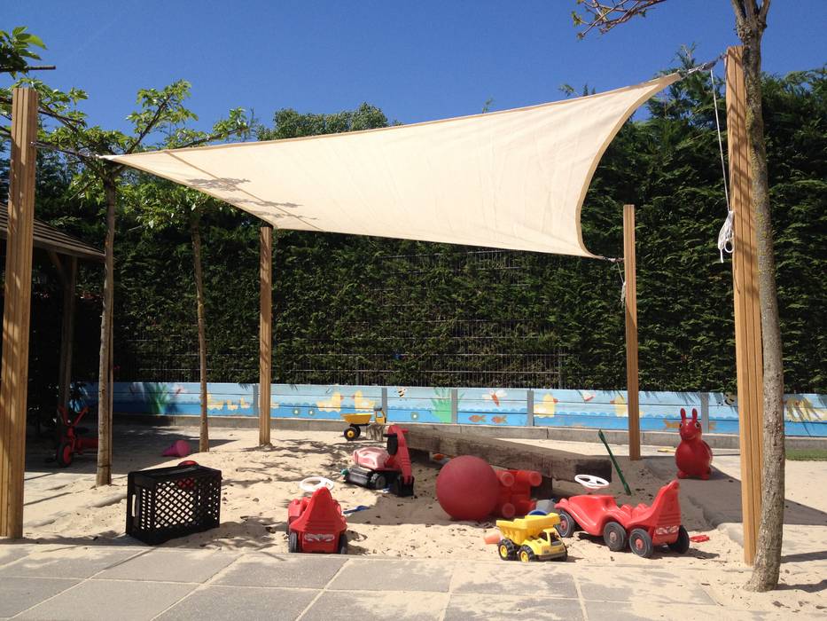 Schaduw met een zonnedoek bij het kinderdagverblijf ZONZ sunsails Bedrijfsruimten Kunststof zonnedoek op speelplaats,Scholen