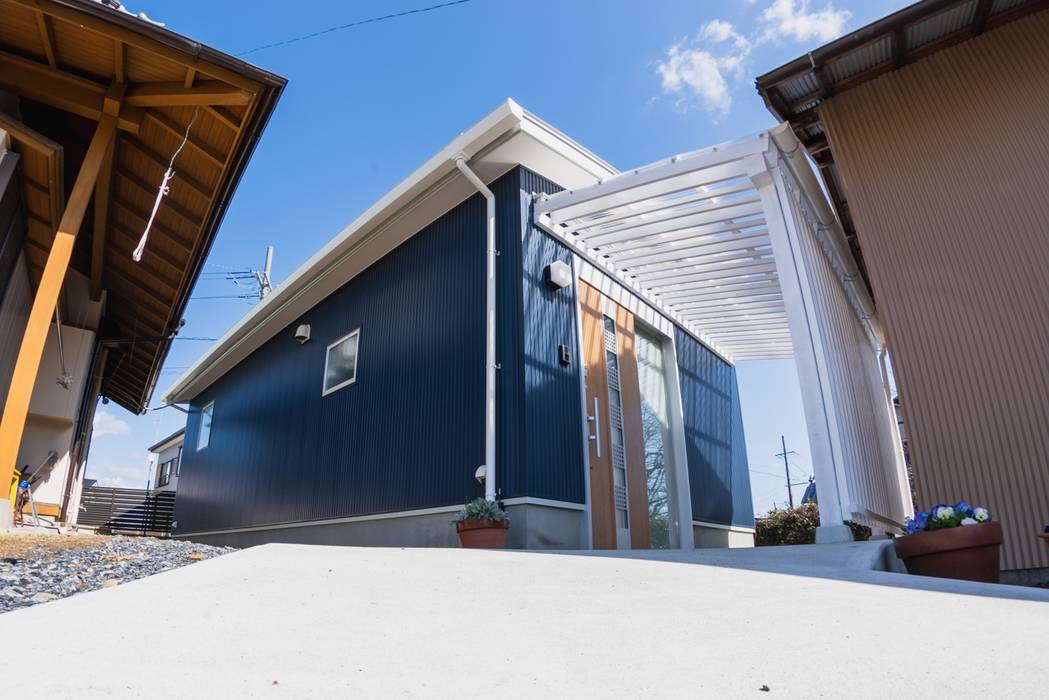 万斛の白い屋根の10坪の家 新田建築設計室 Homify