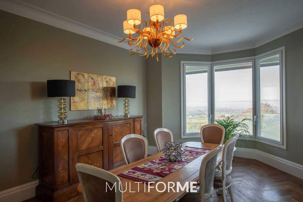 Роскошная вилла с люстрами из муранского стекла, MULTIFORME® lighting MULTIFORME® lighting Classic style dining room