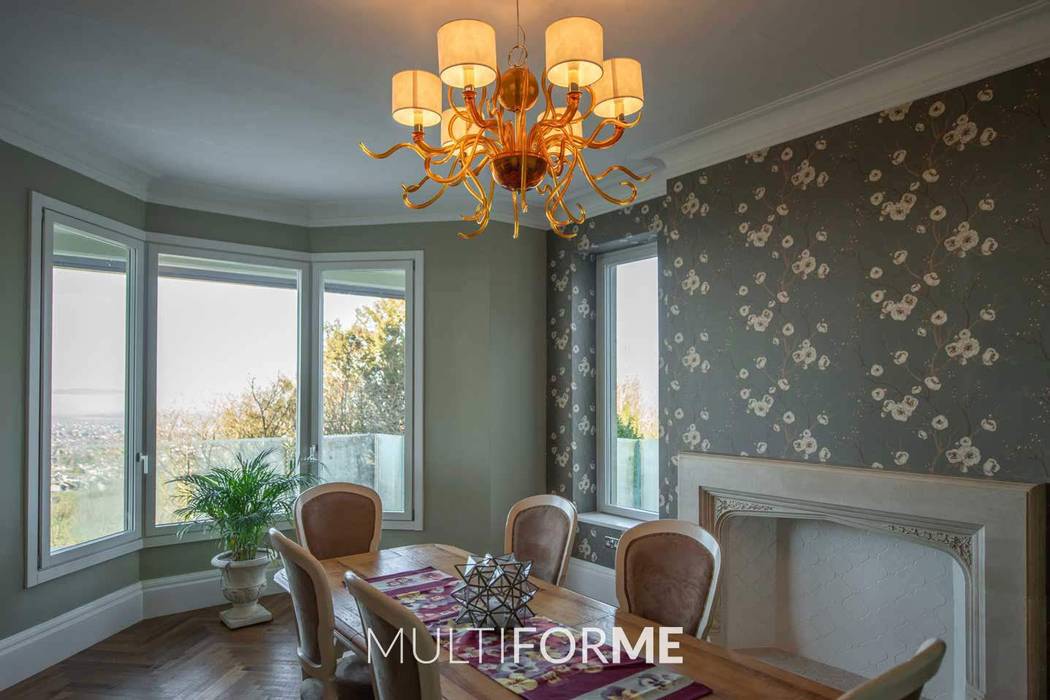 Роскошная вилла с люстрами из муранского стекла, MULTIFORME® lighting MULTIFORME® lighting Classic style dining room