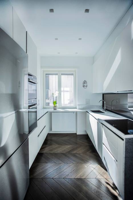 Penthouse_VE, Sebastiano Canzano Architects Sebastiano Canzano Architects Minimalist kitchen