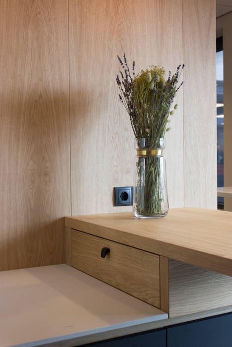 Rabobank Zwolle - pantry ontwerp, Plint interieurontwerp Plint interieurontwerp Small kitchens Wood Wood effect