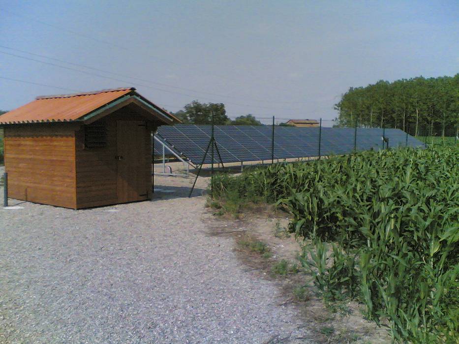 L'impianto fotovoltaico Simona Muzzi Architetto Case in stile rustico rurale,casa di campagna,azienda agricola,rustico,fotovoltaico,impianto,elettricità,risparmio energetico