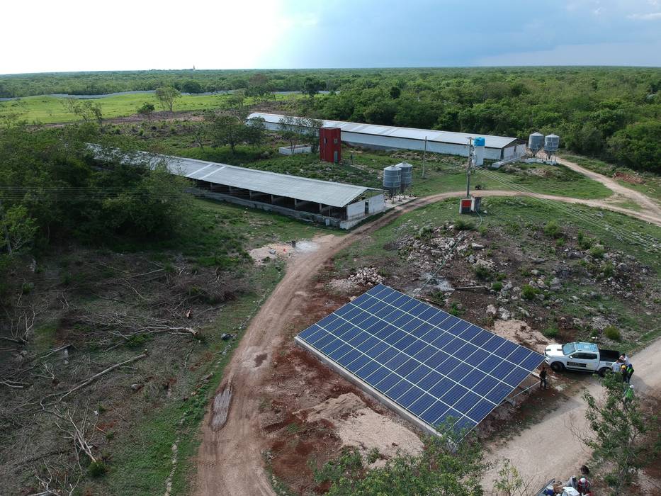 Proyecto fotovoltaico para tarifa Media Tensión. Granja. SIDERA Energy Solutions Techos Energia Solar, Panel Solar, Ahorro.