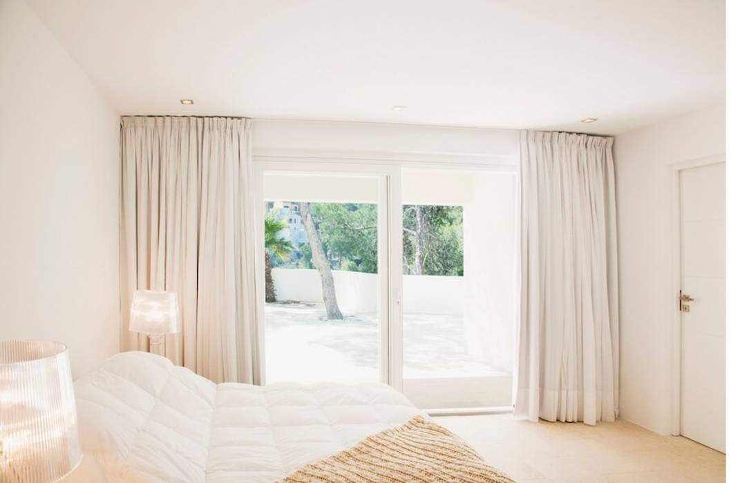 feng shui Tips for a peaceful bedroom and getting a good sleep example of a simple bedroom Feng Shui, the energy connection