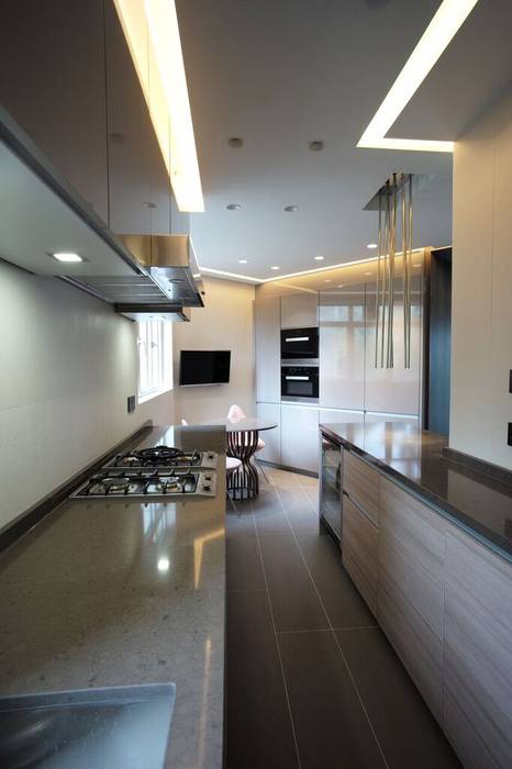 MOUNT BEACON 畢架山峰 , Top Knowledge Top Knowledge Modern Kitchen Wood Wood effect Cabinets & shelves