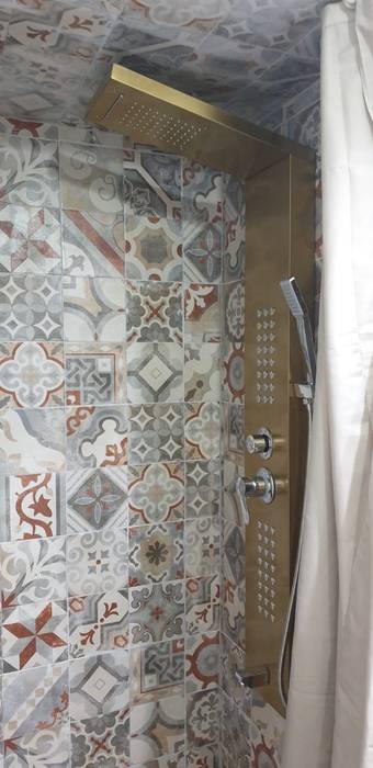 doccia idromassaggio ROSA CARBONE DESIGN Bagno moderno Piastrelle maioliche, cementine, bagno monolocale, bagno piccolo