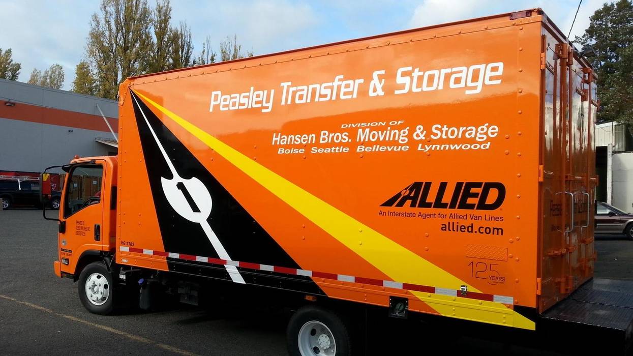 Peasley Moving & Storage, Peasley Moving & Storage Peasley Moving & Storage Baños de estilo clásico