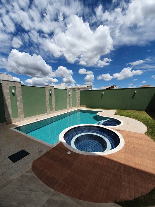 Sobrado em condomínio horizontal, Monteiro arquitetura e interiores Monteiro arquitetura e interiores Modern pool