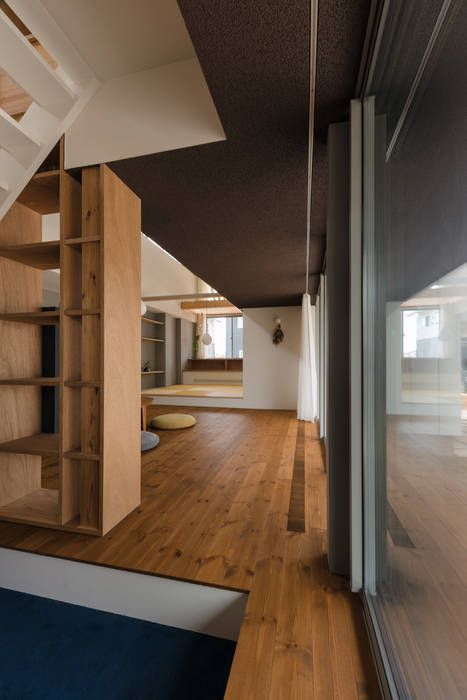 is house, Takeru Shoji Architects.Co.,Ltd Takeru Shoji Architects.Co.,Ltd Вітальня