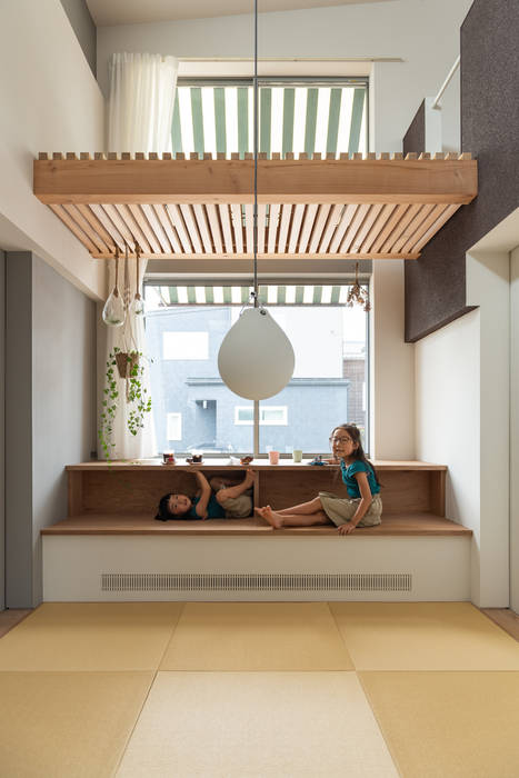 is house, Takeru Shoji Architects.Co.,Ltd Takeru Shoji Architects.Co.,Ltd Eclectic style media room