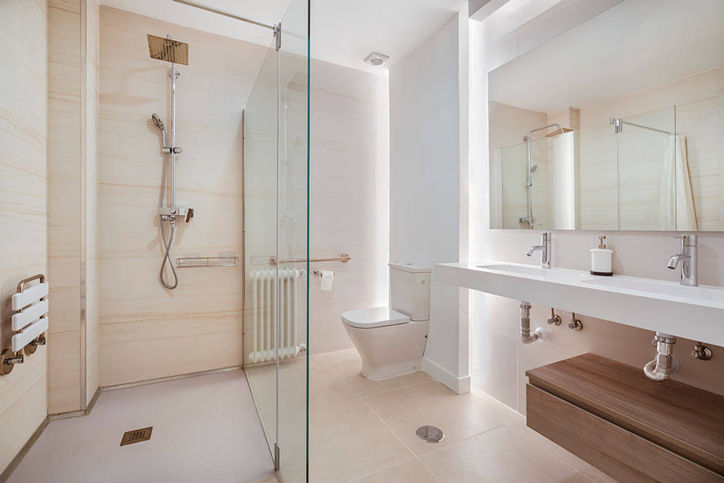 Reforma Integral de Apartamento en Madrid, OOIIO Arquitectura OOIIO Arquitectura 現代浴室設計點子、靈感&圖片 陶器