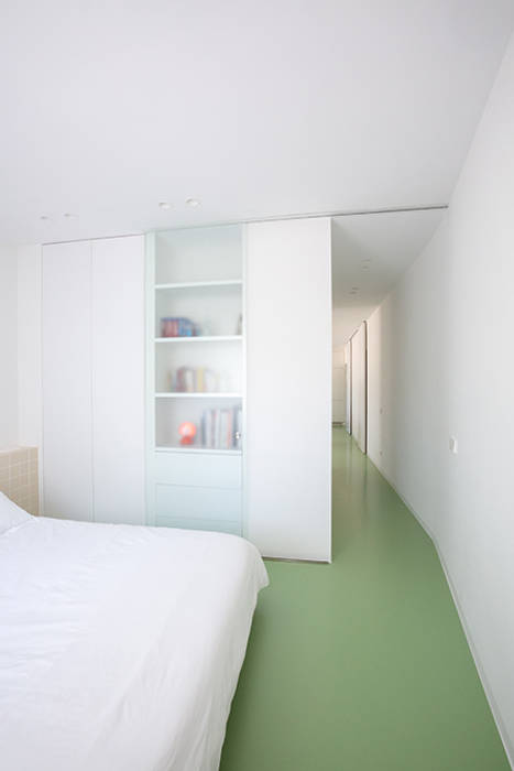 Apartamento Picasso, Nada Nada Minimalist style doors