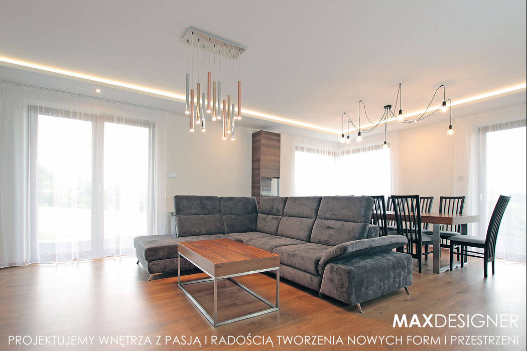 Drewno i beton w salonie, MAXDESIGNER MAXDESIGNER Industrial style living room Wood Wood effect