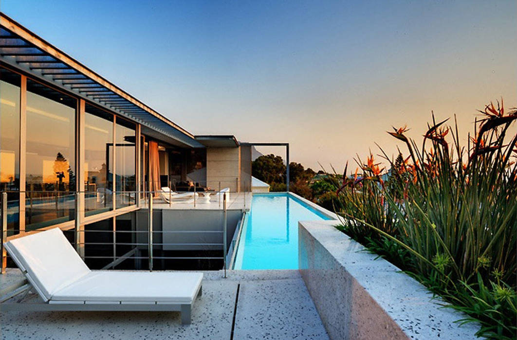 HOUSE VAN KAMP | CAMPS BAY, Wright Architects Wright Architects Pool Tiles