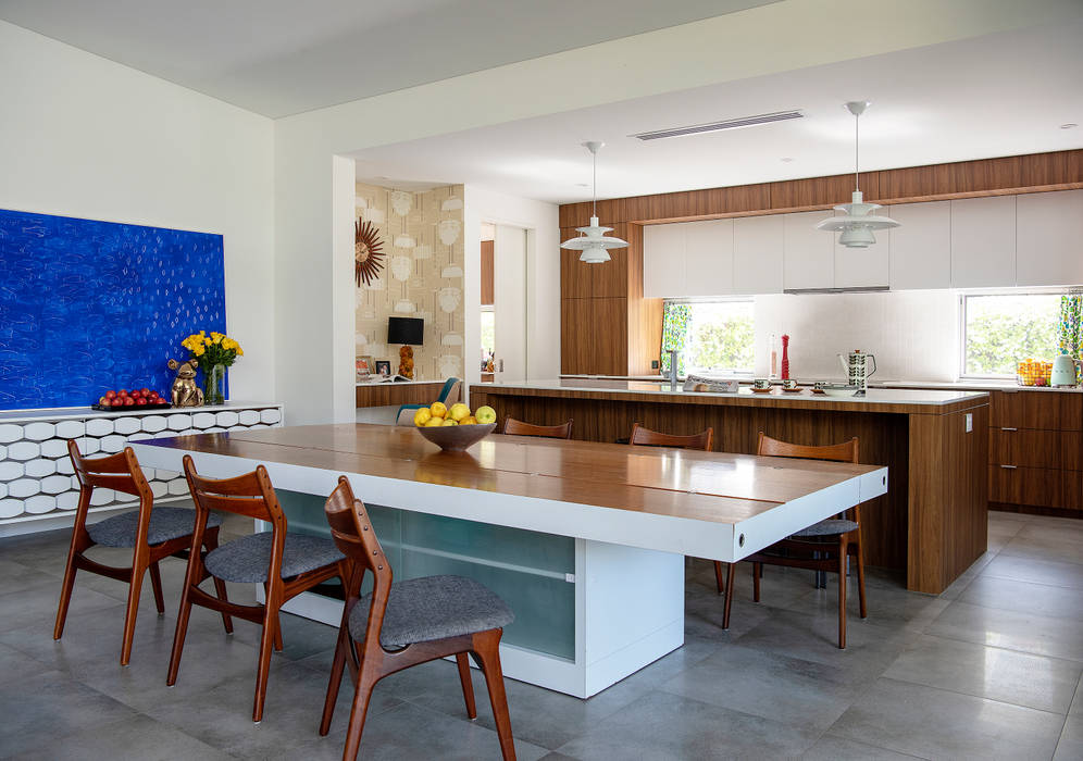 Mid-century Revival Home, Design Intervention Design Intervention Ruang Makan Modern