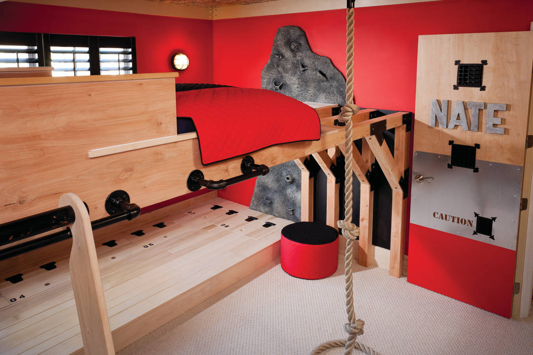 Creative/Active Boy's Room Adaptiv DC Classic style nursery/kids room Wood Red