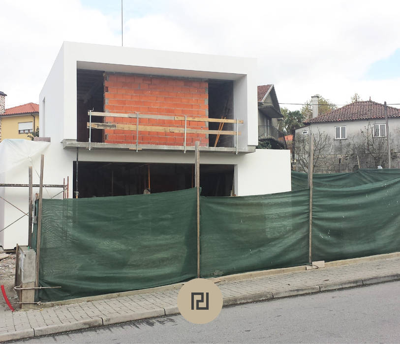 CASA DA RIBEIRA | Britelo, Celorico de Basto. (Processo Construtivo), PERCENTAGEM PLURAL PERCENTAGEM PLURAL Casas modernas