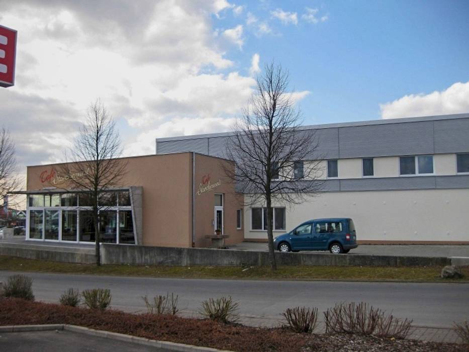 Bäckerei in Künzell, F.C. Nüdling Fertigteiltechnik GmbH + Co. KG F.C. Nüdling Fertigteiltechnik GmbH + Co. KG Prefabricated home