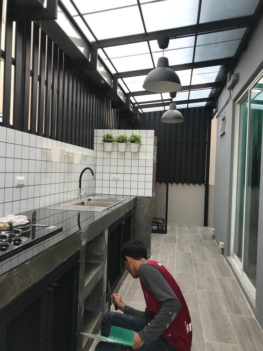 ต่อเติมครัวภายนอก , สายรุ้งรีโนเวท สายรุ้งรีโนเวท Cocinas de estilo moderno