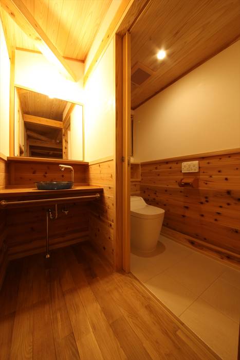 アンサンブルの家, 田村建築設計工房 田村建築設計工房 Asian style bathroom Toilets