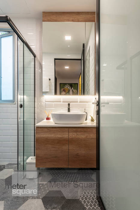 Modern Indochina Meter Square Pte Ltd Mediterranean style bathroom Tiles