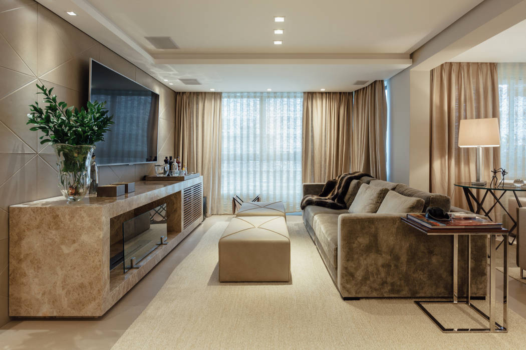 Apartamento de Santo Inácio - Extreme makeover, RUTE STEDILE INTERIORES RUTE STEDILE INTERIORES Modern living room