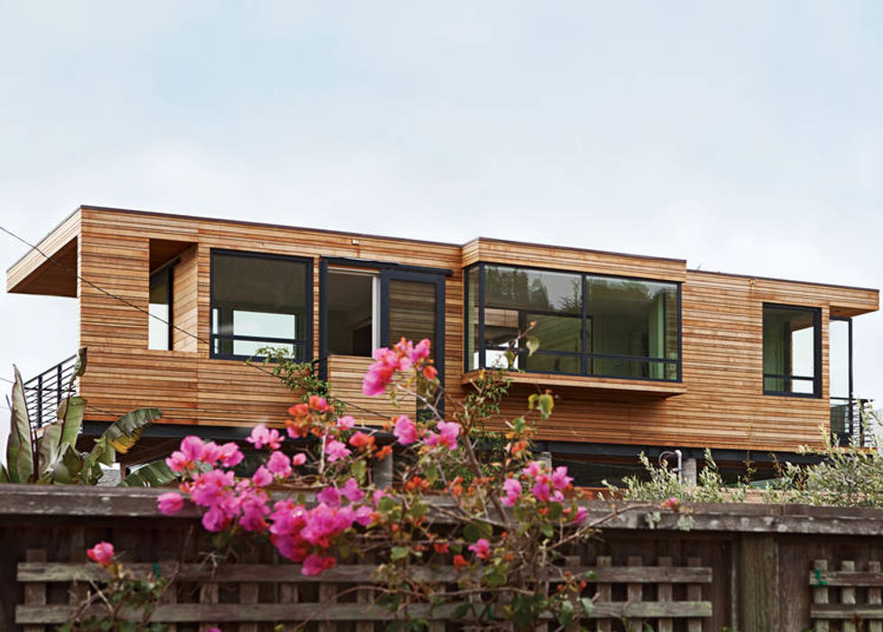 Casa fatta con containers navali., Green Living Ltd Green Living Ltd Сборные дома