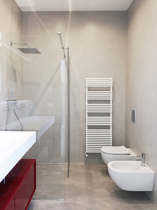 Bagno padronale Roberta Vizzotto Architetto Bagno moderno Bagno, microcemento, mobile bagno sospeso, doccia walk in, specchio retroilluminato