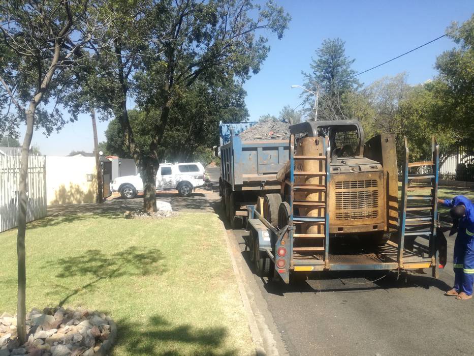 Rubble removal from site Afrisom Projects Pty Ltd Modern study/office