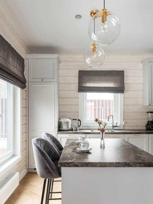 Classic interior in wooden house, ANDO ANDO Classic style kitchen