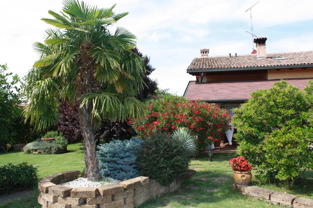 Giardino delle meraviglie, Interior Design Stefano Bergami Interior Design Stefano Bergami Front yard