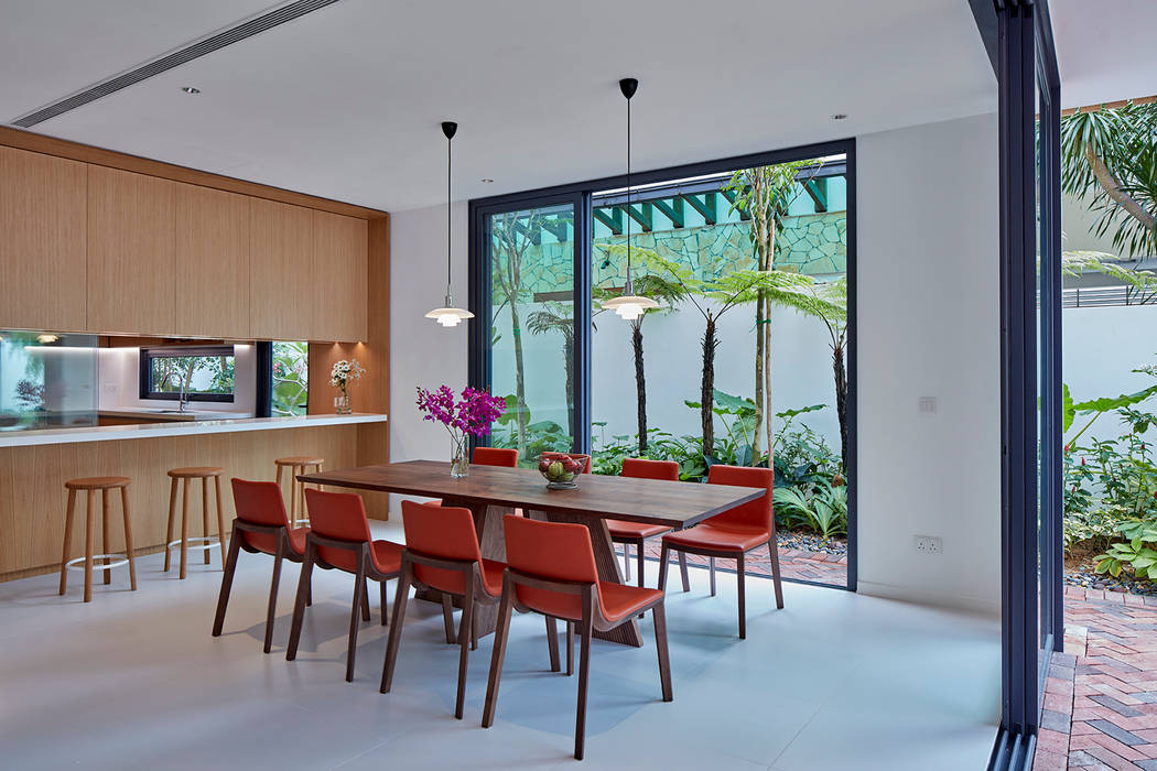 House at Sembawang, Atelier M+A Atelier M+A Modern dining room