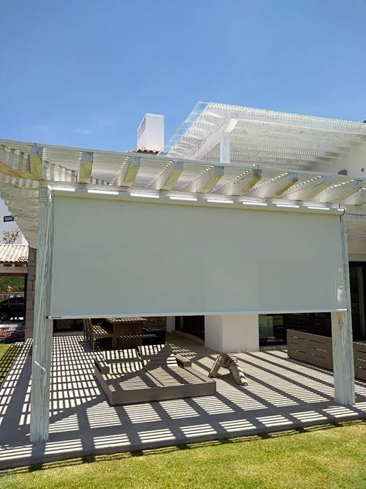 Toldos Verticales y Toldos Proyectantes., Decora in - Hunter Douglas Decora in - Hunter Douglas 露臺 配件與裝飾品